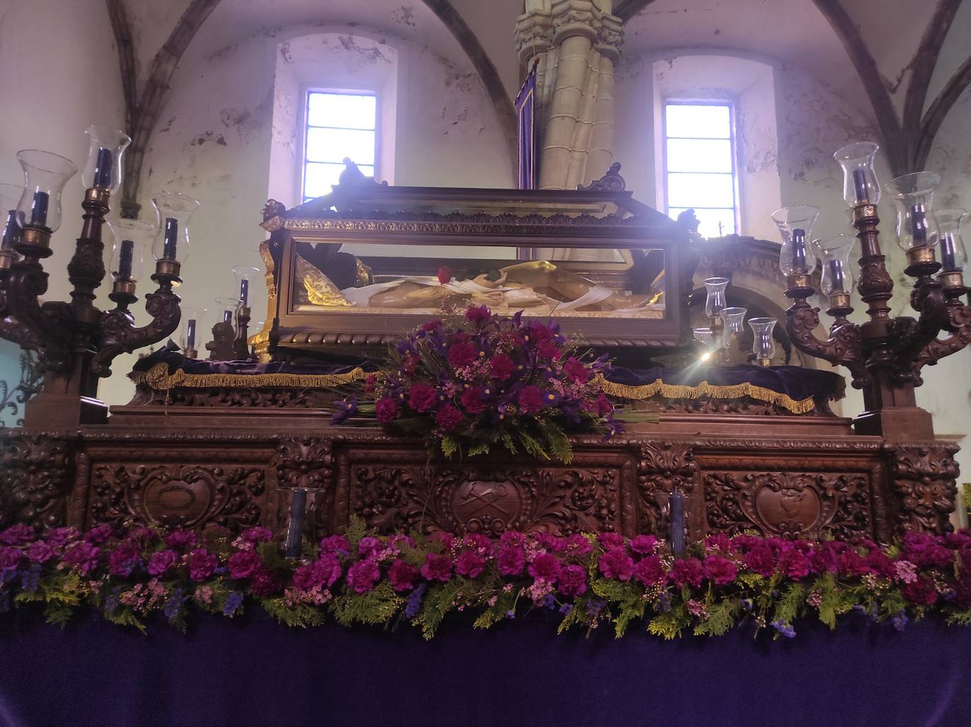 Los actos de la Semana Santa estuvieron supeditados por la lluvia