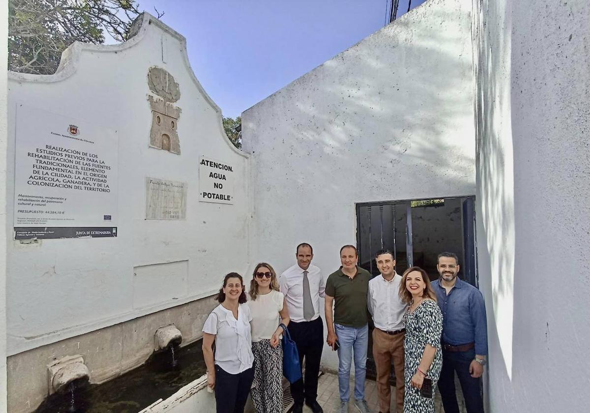 Diferentes representantes de distintas administraciones han girado una visita a Olivenza