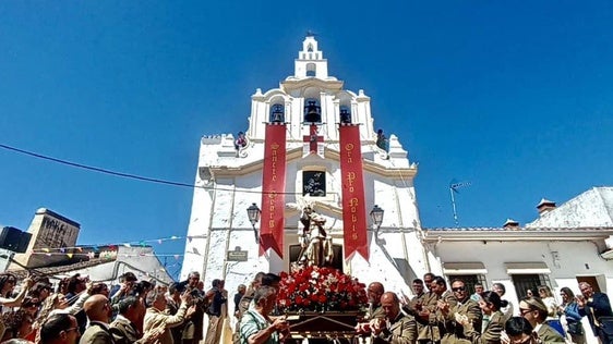 Los vecinos de San Jorge han vivido con fervor el día grande del Patrón