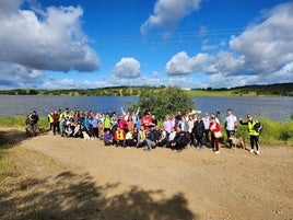 La tercera ruta de 'Camínate Olivenza' congregó a más de un centenar de senderistas