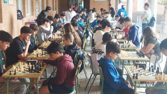 El IES Puente Ajuda participó en el 'I Torneo Intercentros Ajedrez Educativo e Inteligencia Emocional'