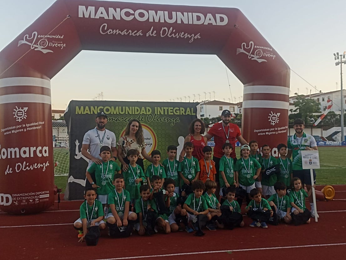 La clausura de la VII Liga de Fútbol reunió a casi 400 deportistas de la Comarca