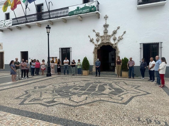 Secundado un minuto de silencio en rechazo a la violencia de género