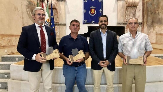 El Consistorio homenajea a varios trabajadores municipales jubilados