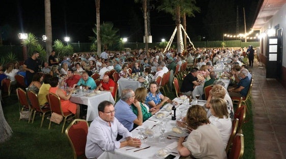 El Consistorio abre las inscripciones de la cena de mayores de las Ferias y Fiestas