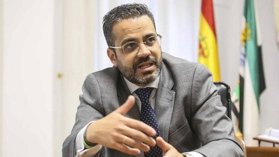 El regidor oliventino se pronuncia sobre las declaraciones del ministro portugués