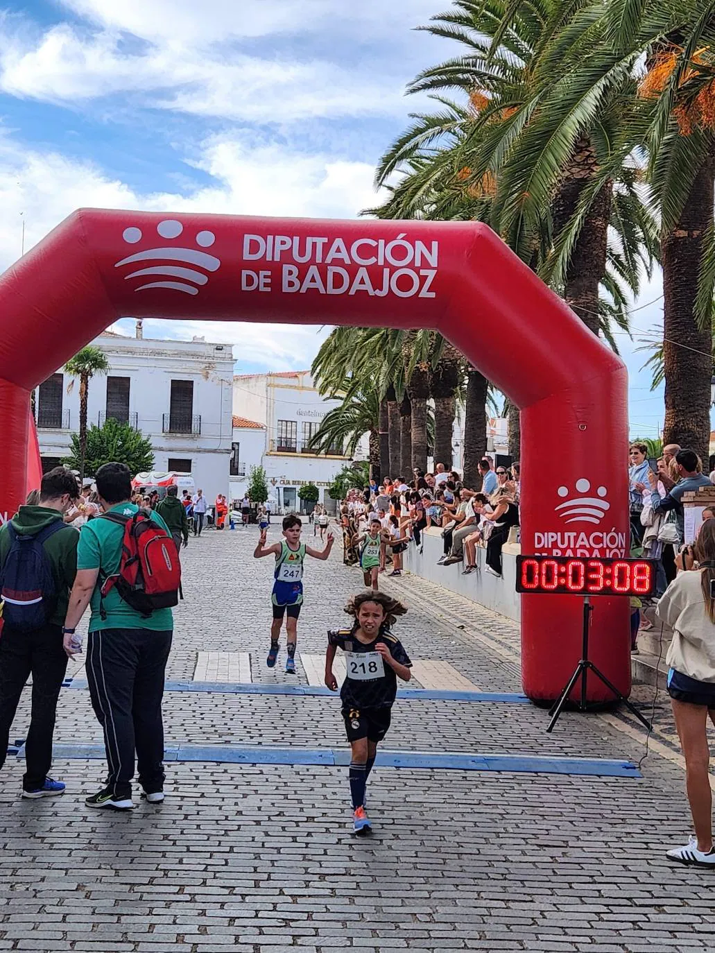 La III Carrera Popular de Olivenza reúne a corredores de toda la región