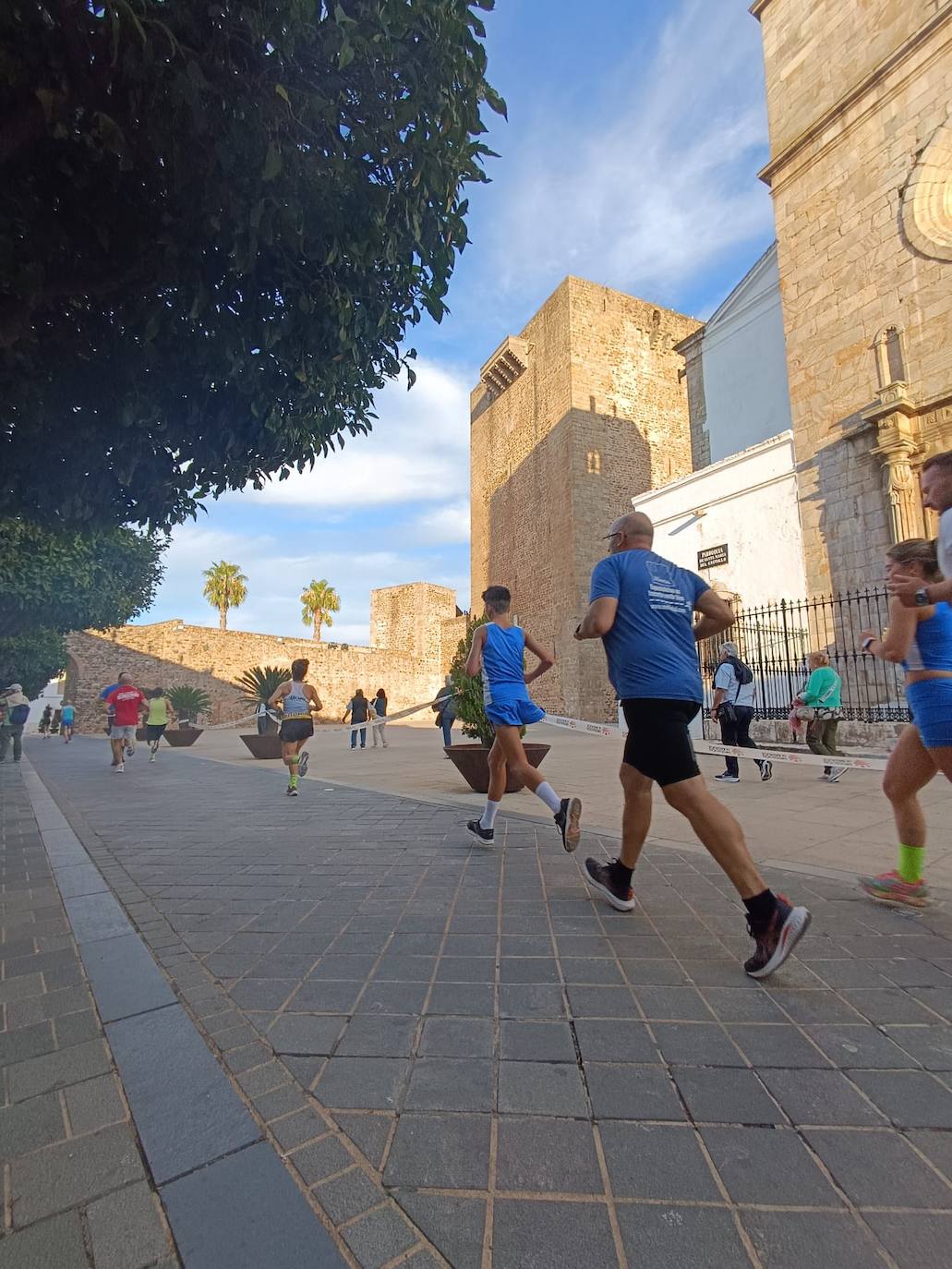 La III Carrera Popular de Olivenza reúne a corredores de toda la región