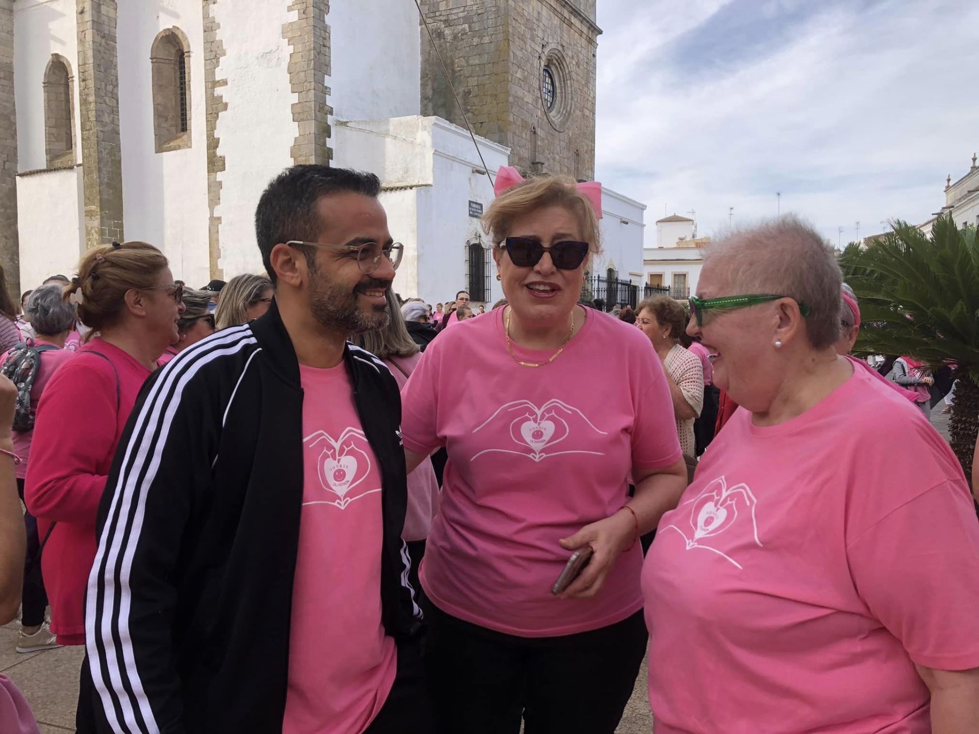 Un año más los ciudadanos se vuelcan con la marcha contra el cáncer de mama
