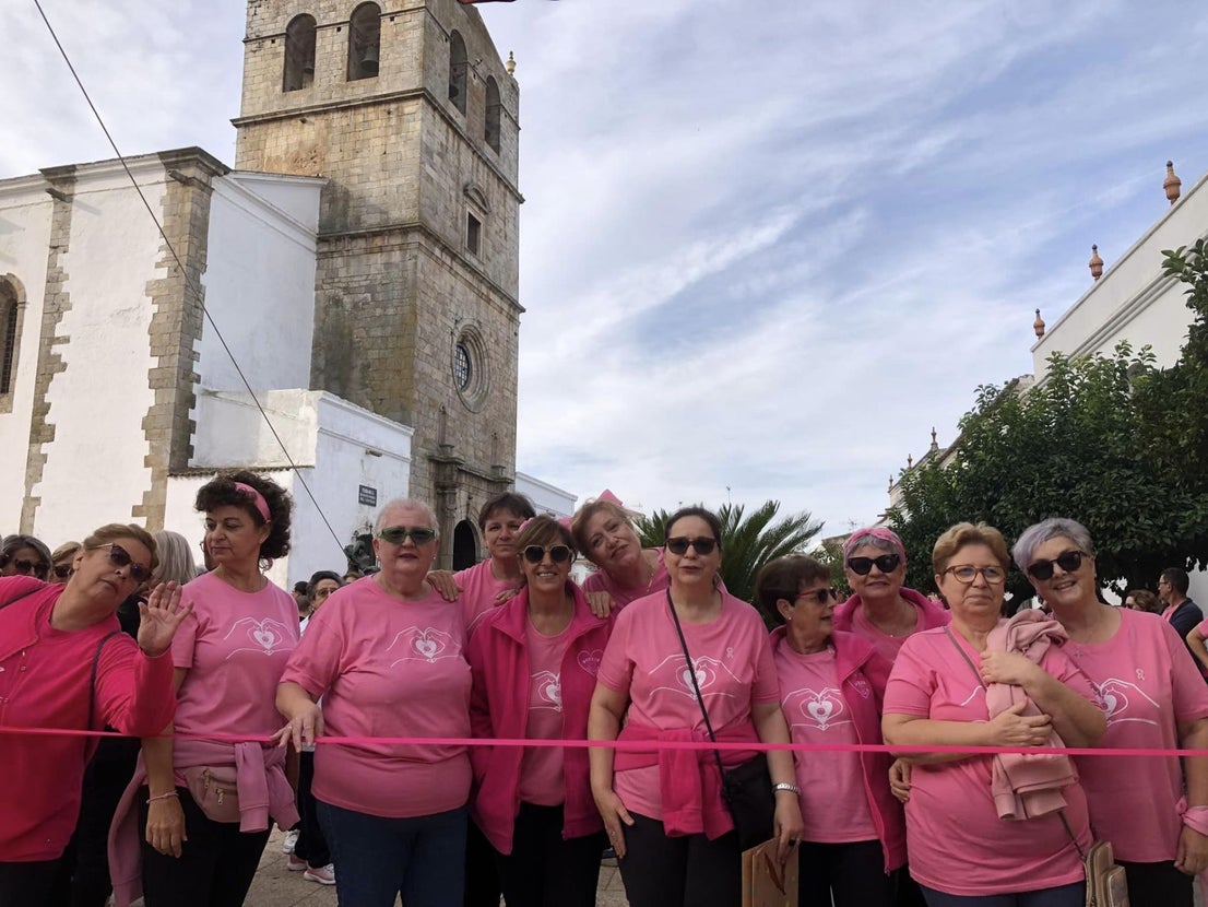 Un año más los ciudadanos se vuelcan con la marcha contra el cáncer de mama