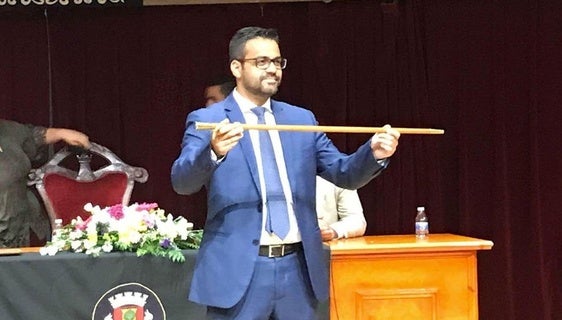 La oposición pide que el alcalde dimita ante la situación económica municipal