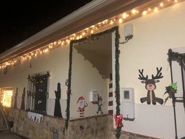 Una de las fachadas engalanadas para Navidad.