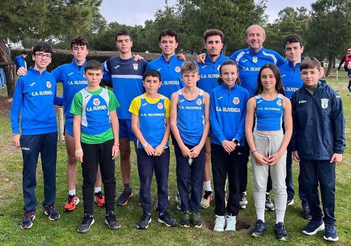 Deportistas del Club de atletismo de Olivenza en Don Benito.