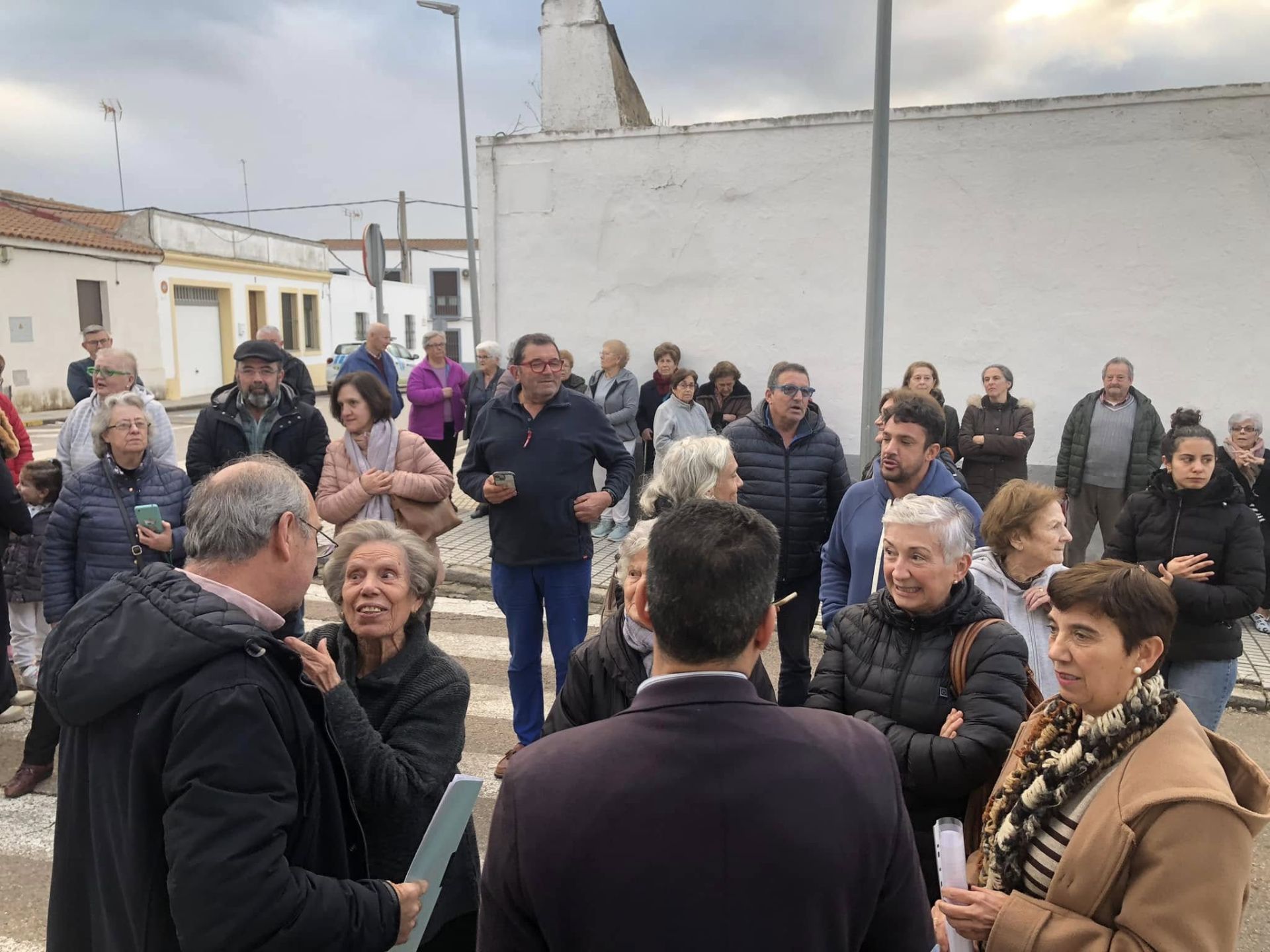 Castora recibe un merecido homenaje por su labor sacrificada y solidaria con sus vecinos