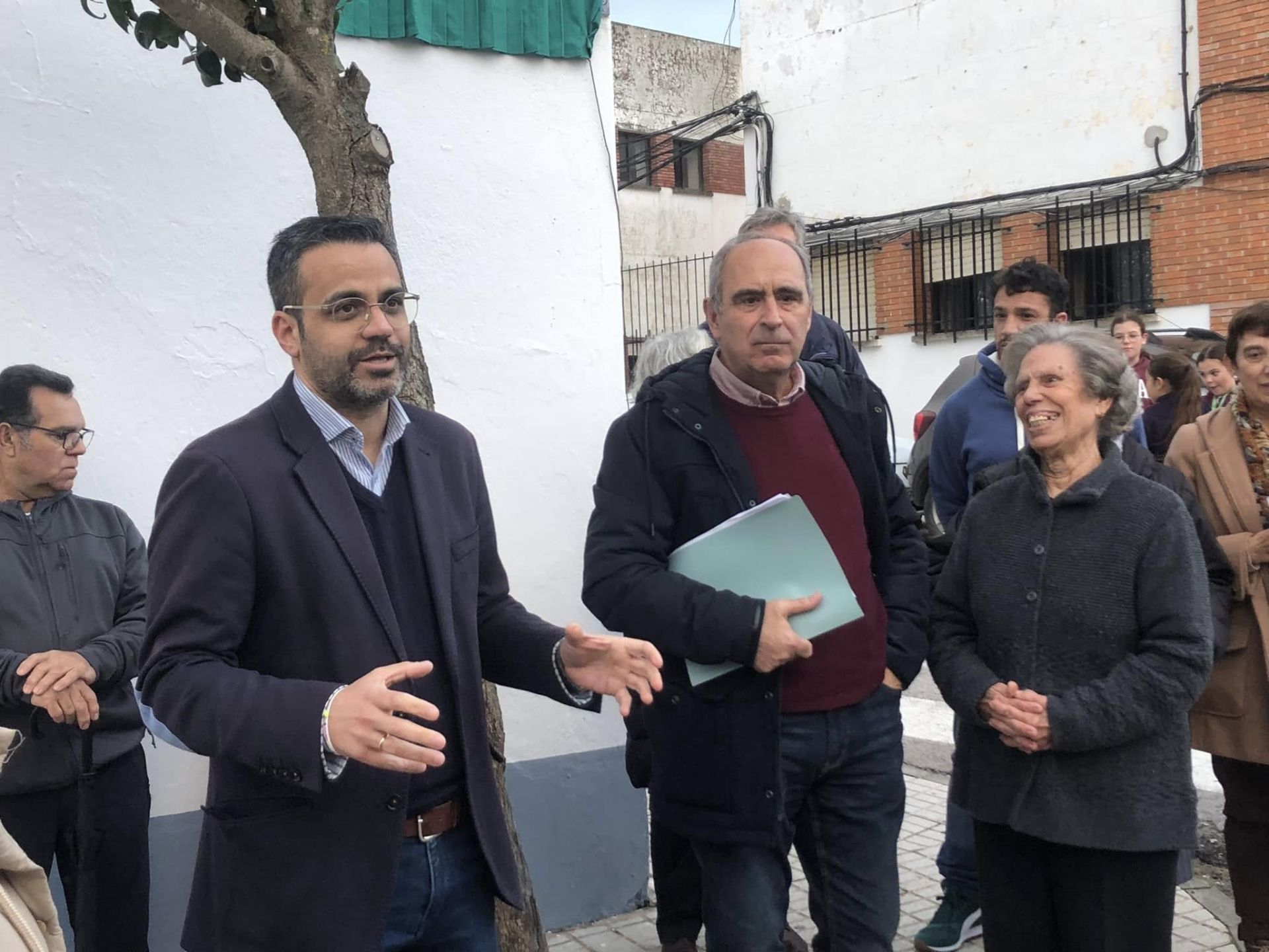 Castora recibe un merecido homenaje por su labor sacrificada y solidaria con sus vecinos