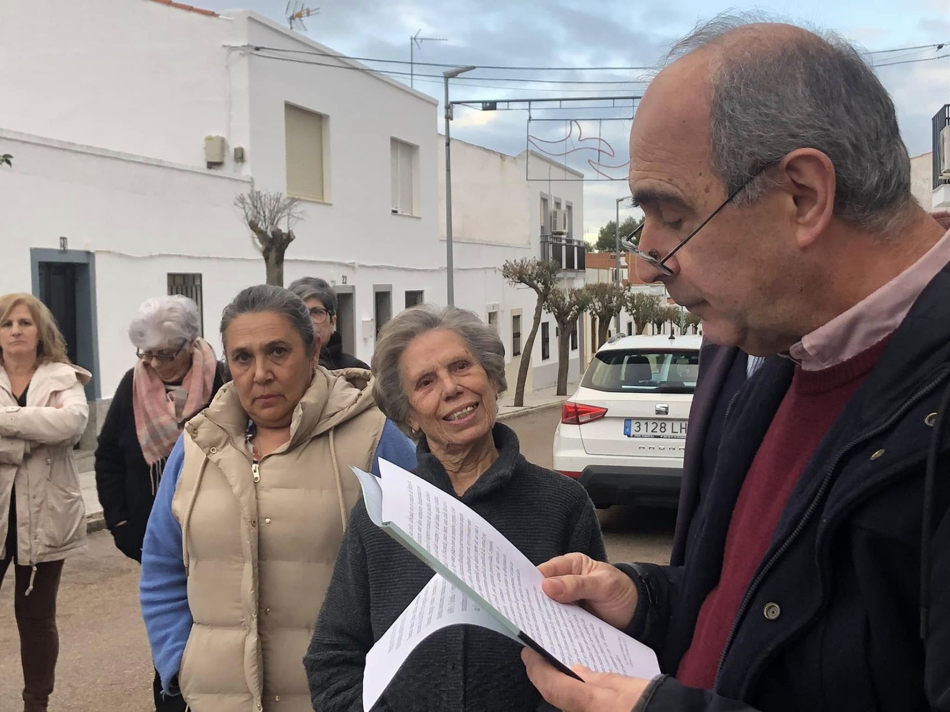 Castora recibe un merecido homenaje por su labor sacrificada y solidaria con sus vecinos