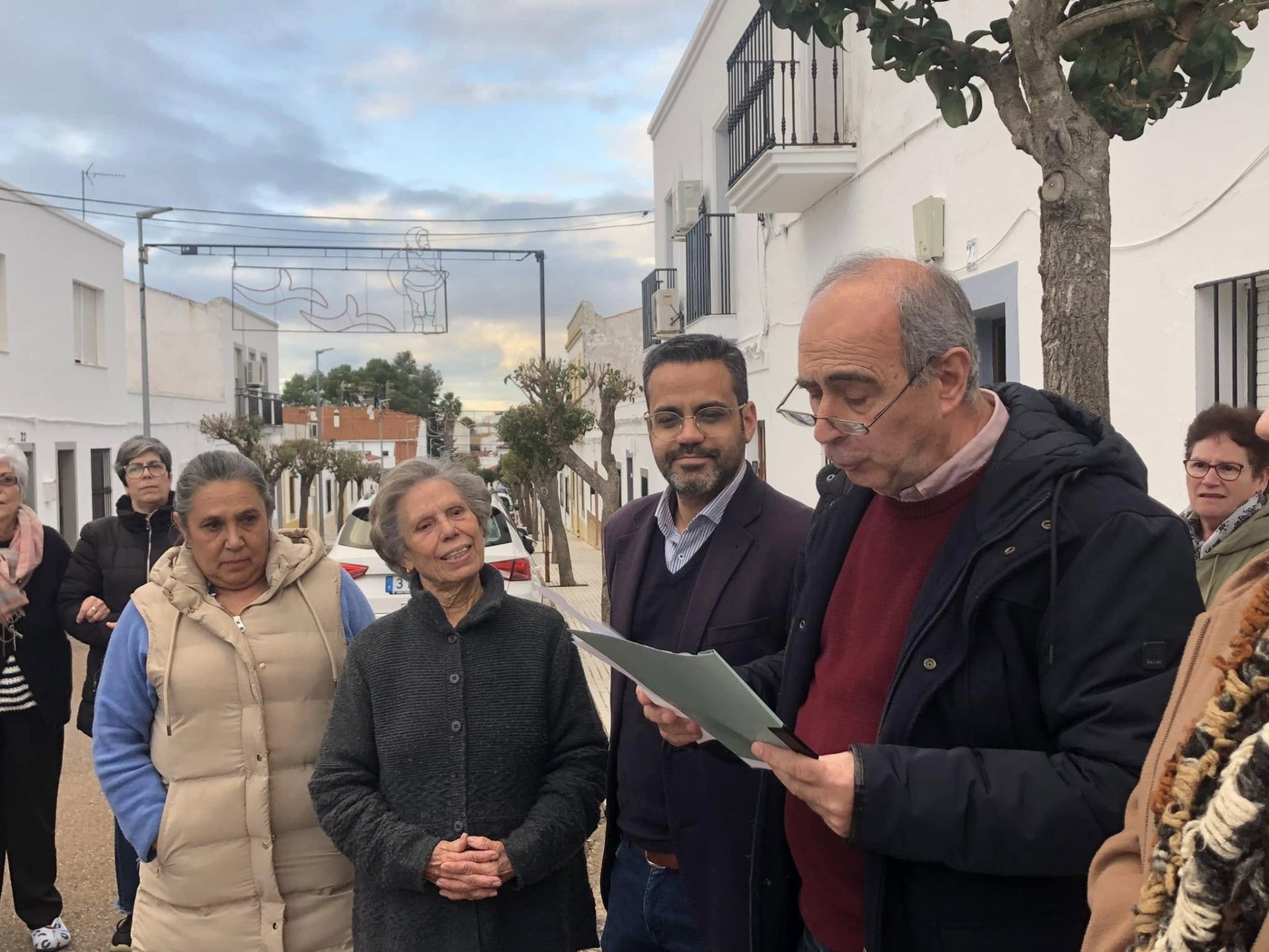 Castora recibe un merecido homenaje por su labor sacrificada y solidaria con sus vecinos