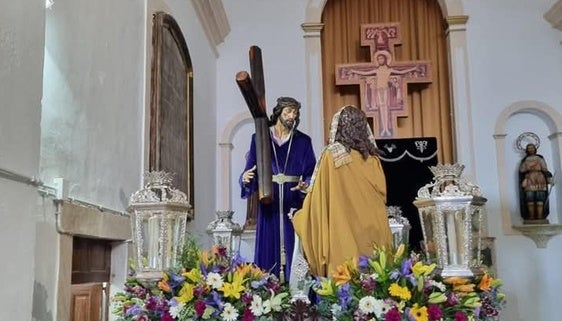 Los costaleros del Cristo de los Obreros empiezan los ensayos del paso