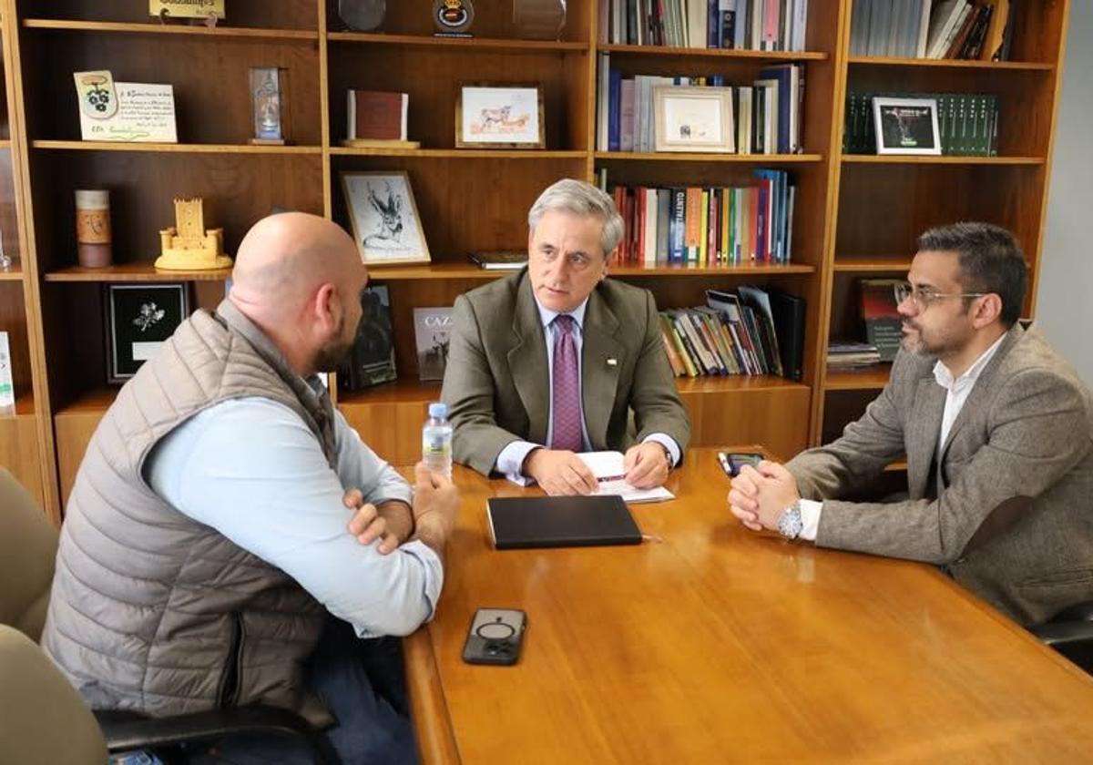 Un momento de la reunión mantenida.