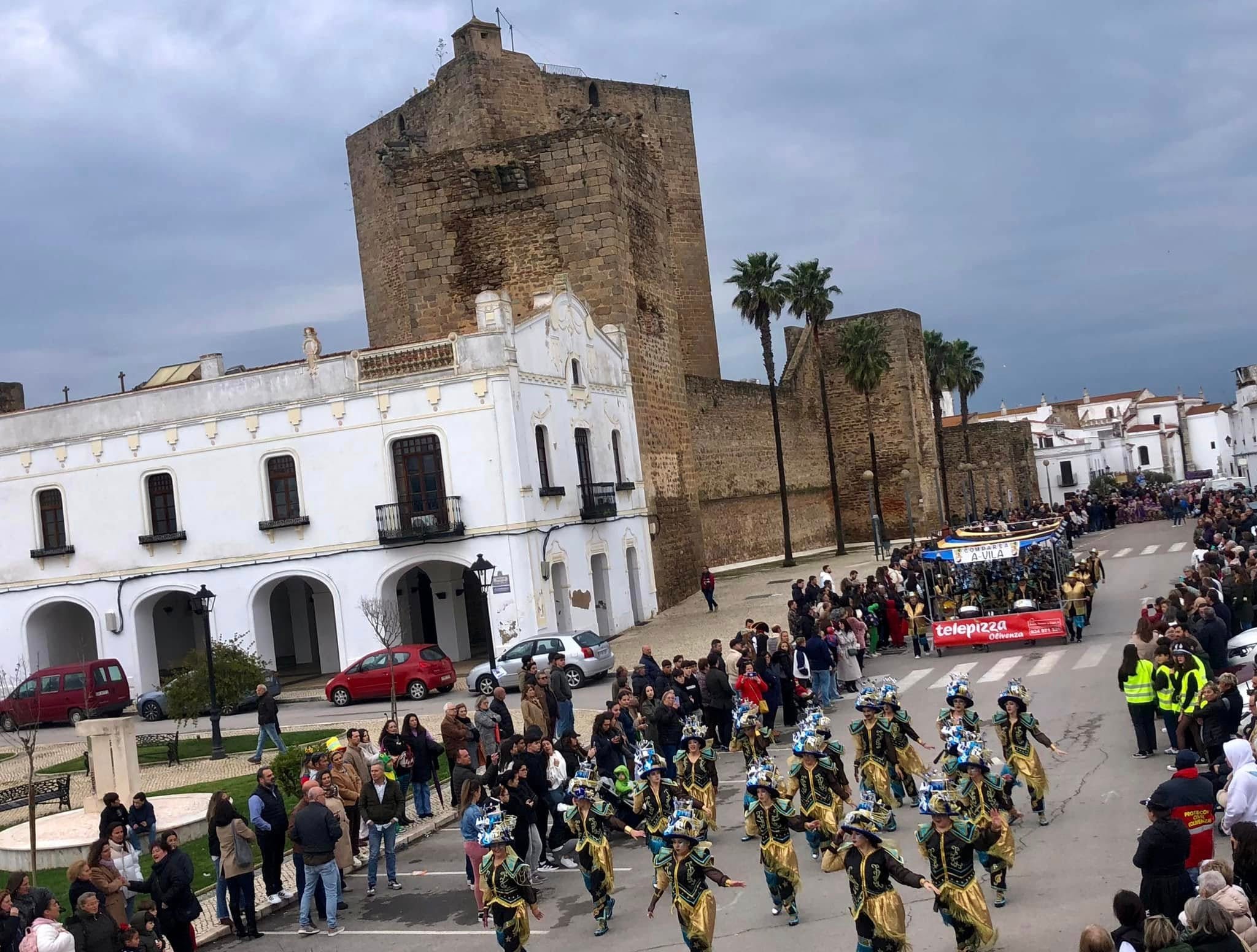 El mal tiempo no consiguió disminuir las ganas de carnaval de los oliventinos