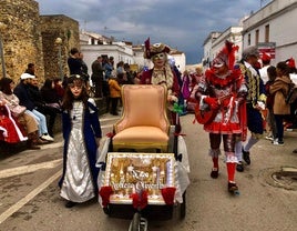 El mal tiempo no consiguió disminuir las ganas de carnaval de los oliventinos