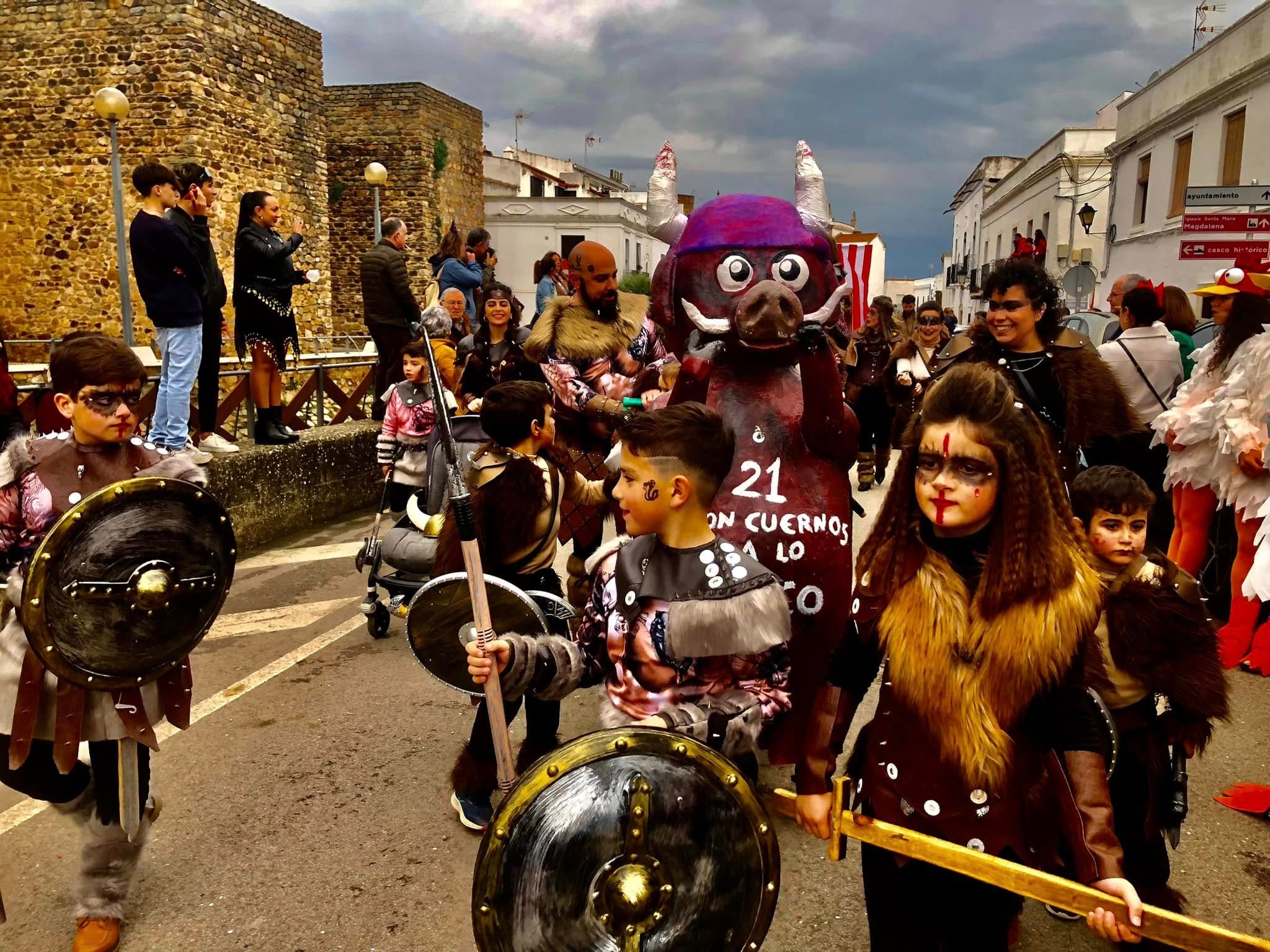 El mal tiempo no consiguió disminuir las ganas de carnaval de los oliventinos