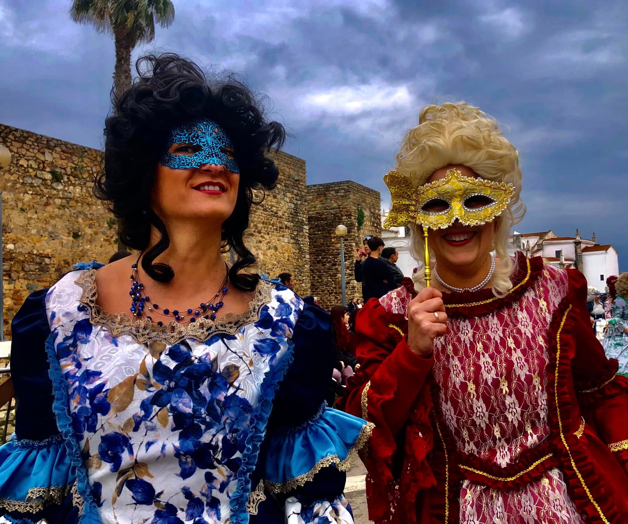 El mal tiempo no consiguió disminuir las ganas de carnaval de los oliventinos