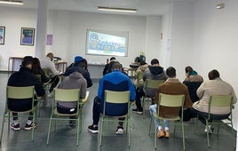 Jóvenes en clases con el programa Sirius.