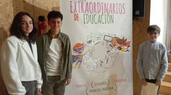 Tres estudiantes de Olivenza reciben los Premios Extraordinarios de la Educación