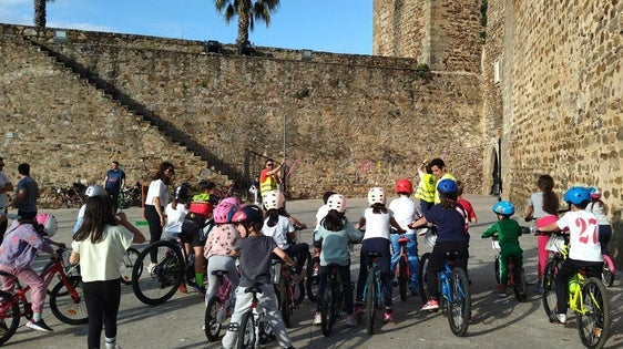 Más de un centenar de participantes en el 'Día del Deporte en la calle'