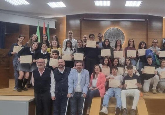 El IES Puente Ajuda gana un galardón en los Premios Investigar en Ciencias de la UEx