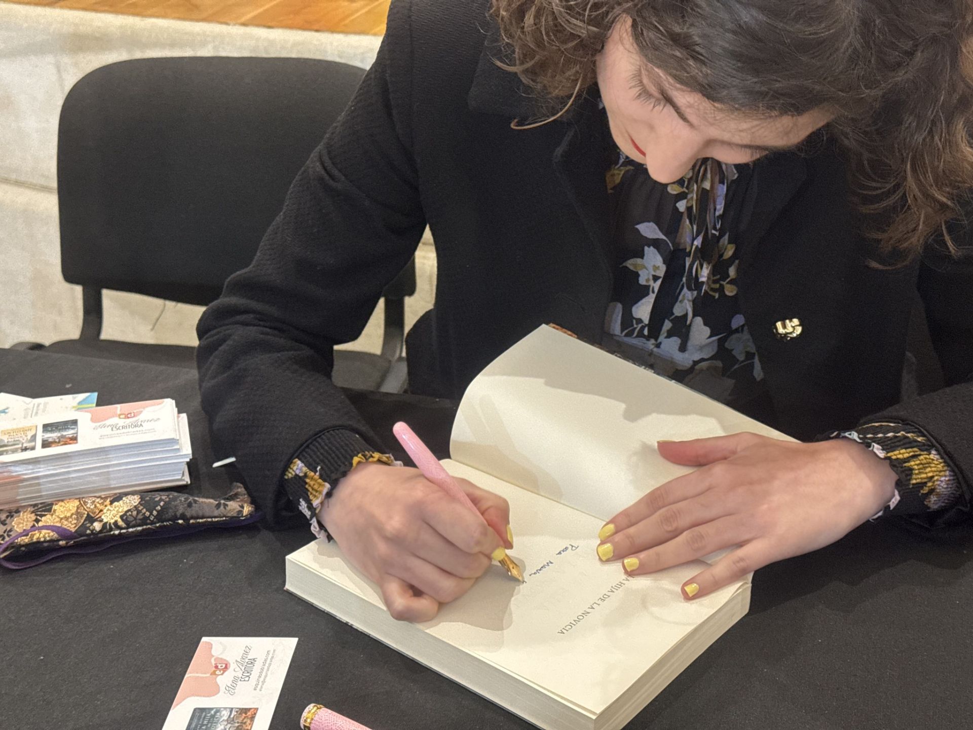 La presentación de &#039;La hija de la novicia&#039; de la oliventina Elena Álvarez cerró la Semana del Libro