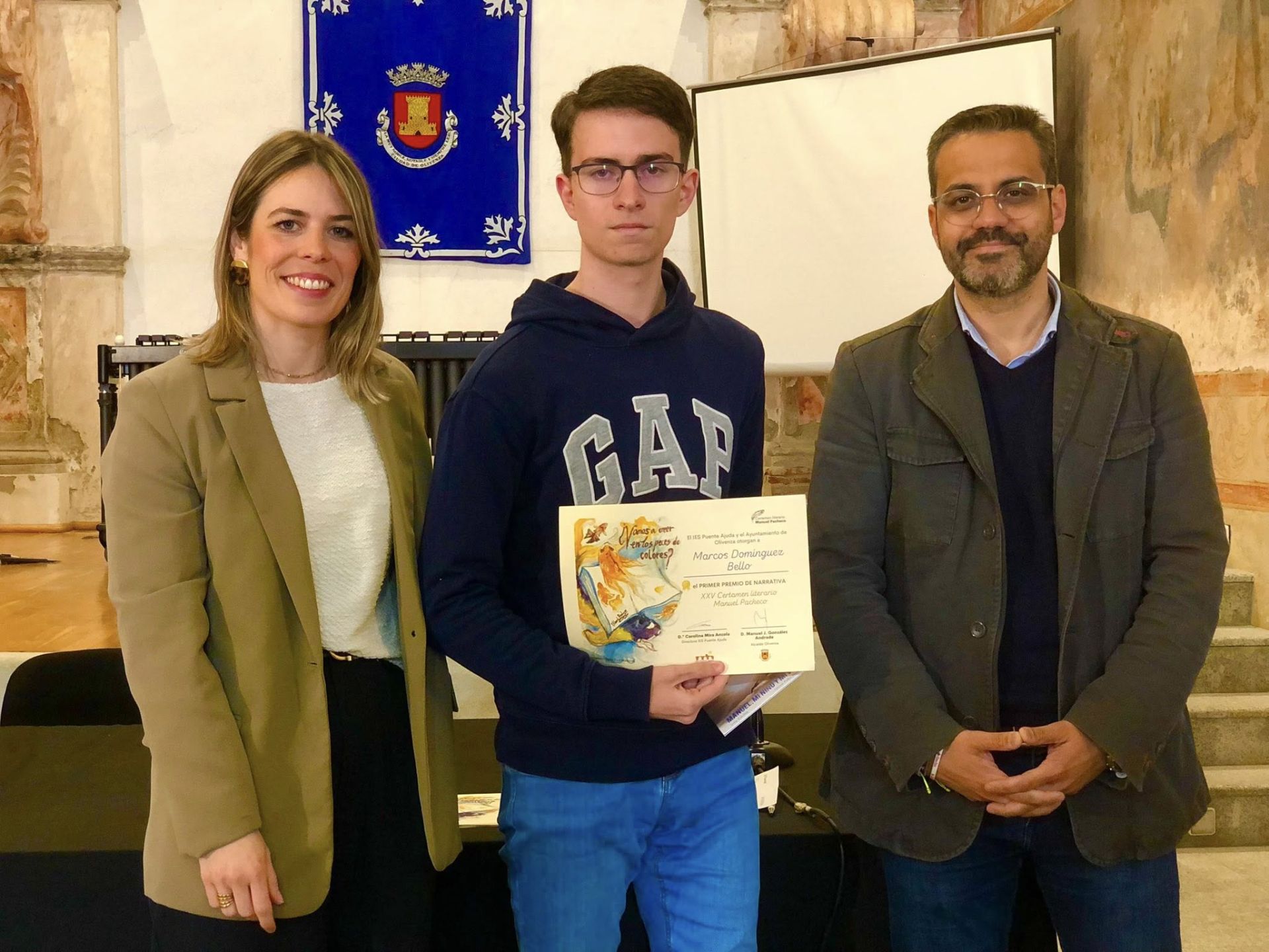 La presentación de 'La hija de la novicia' de la oliventina Elena Álvarez cerró la Semana del Libro