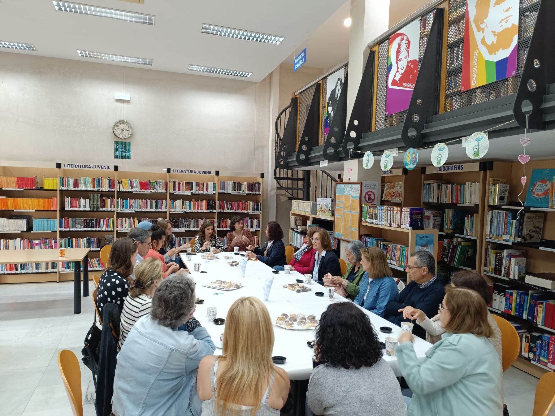 La presentación de &#039;La hija de la novicia&#039; de la oliventina Elena Álvarez cerró la Semana del Libro