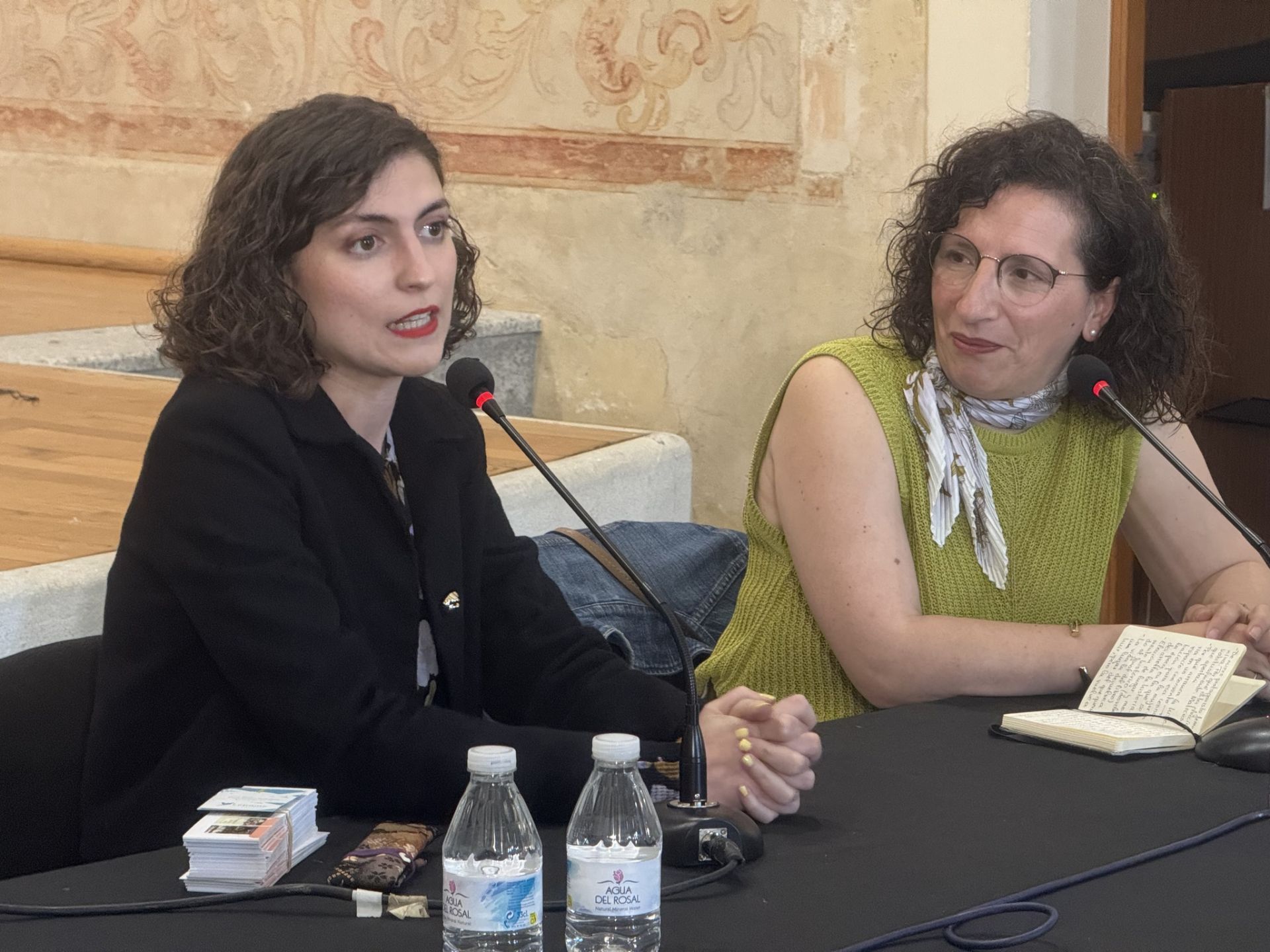 La presentación de 'La hija de la novicia' de la oliventina Elena Álvarez cerró la Semana del Libro