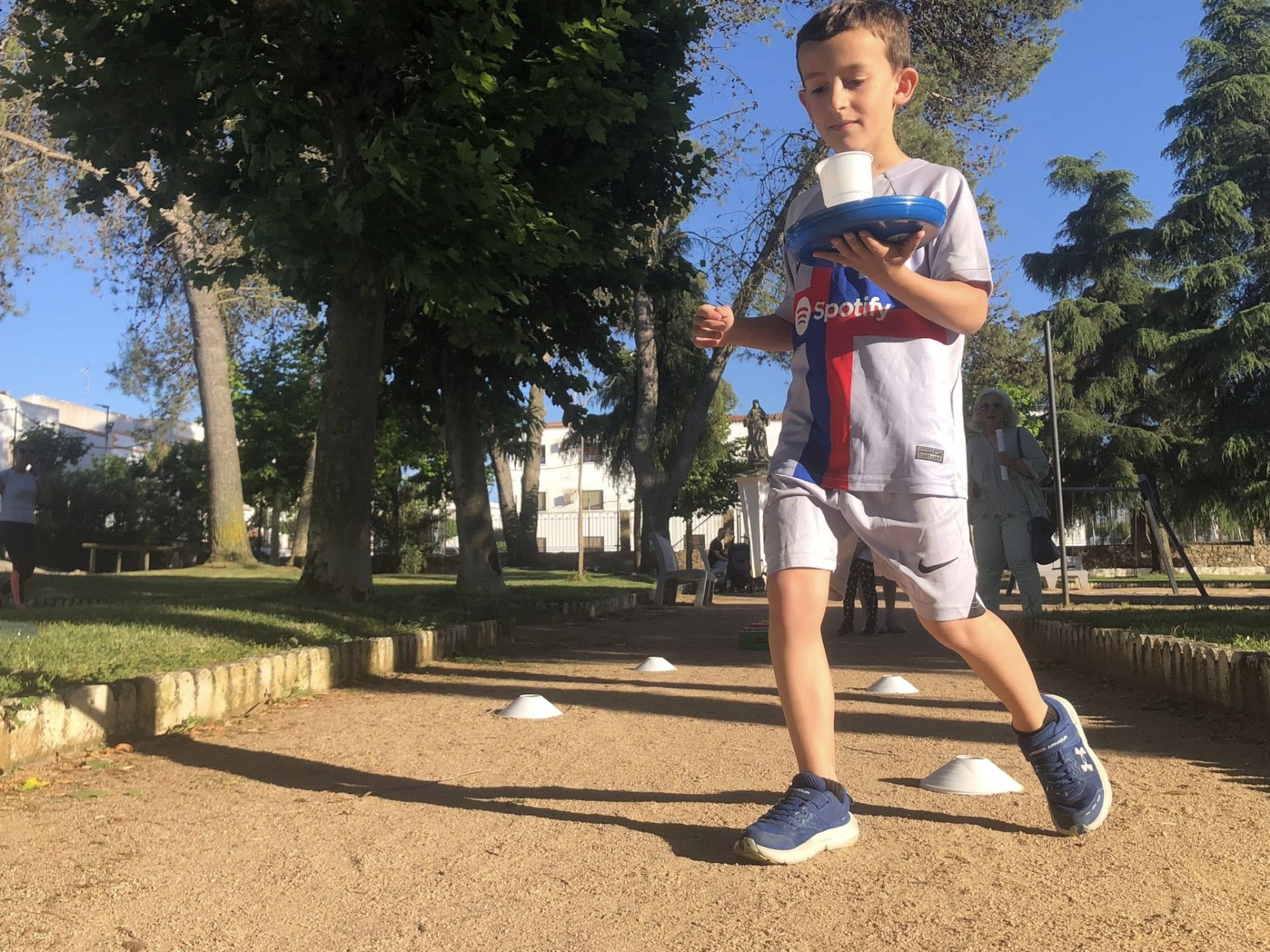 Unas cien personas disfrutan de la Gymkana Familiar en diferentes espacios