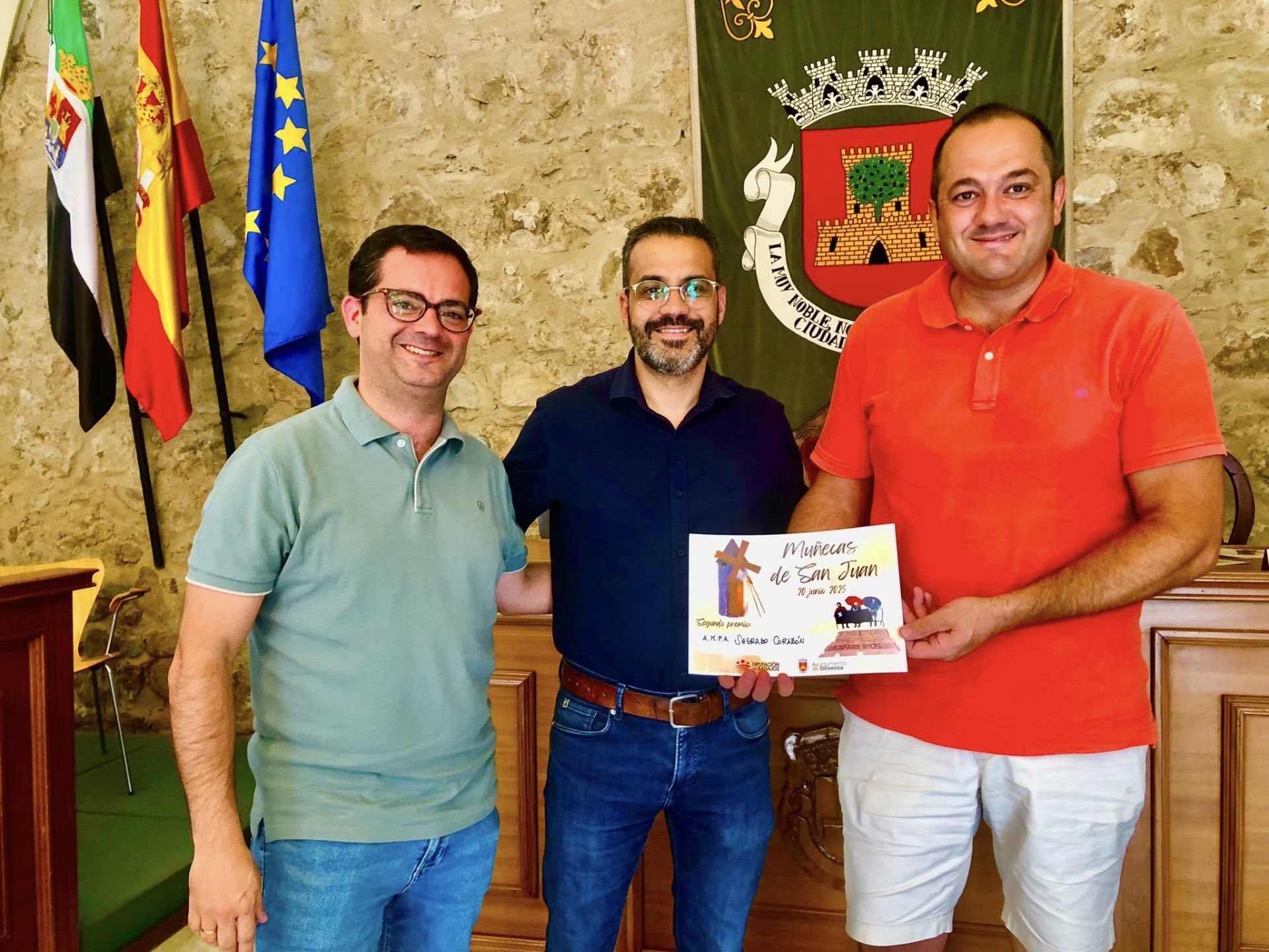 La Asociación de Costaleros 'Los Obreros' gana el concurso de Muñecas de San Juan con 'Lembranças'