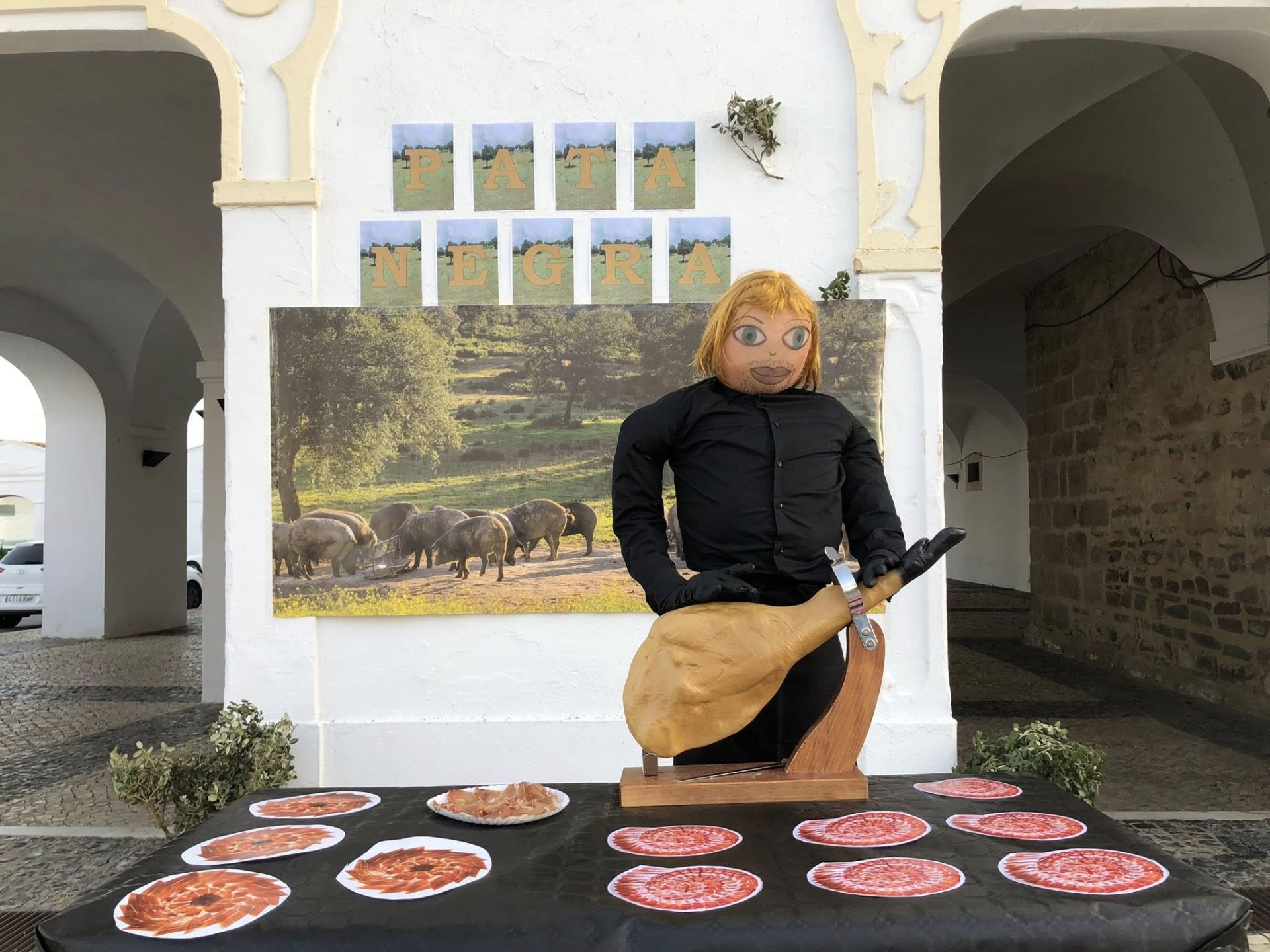 La Asociación de Costaleros 'Los Obreros' gana el concurso de Muñecas de San Juan con 'Lembranças'