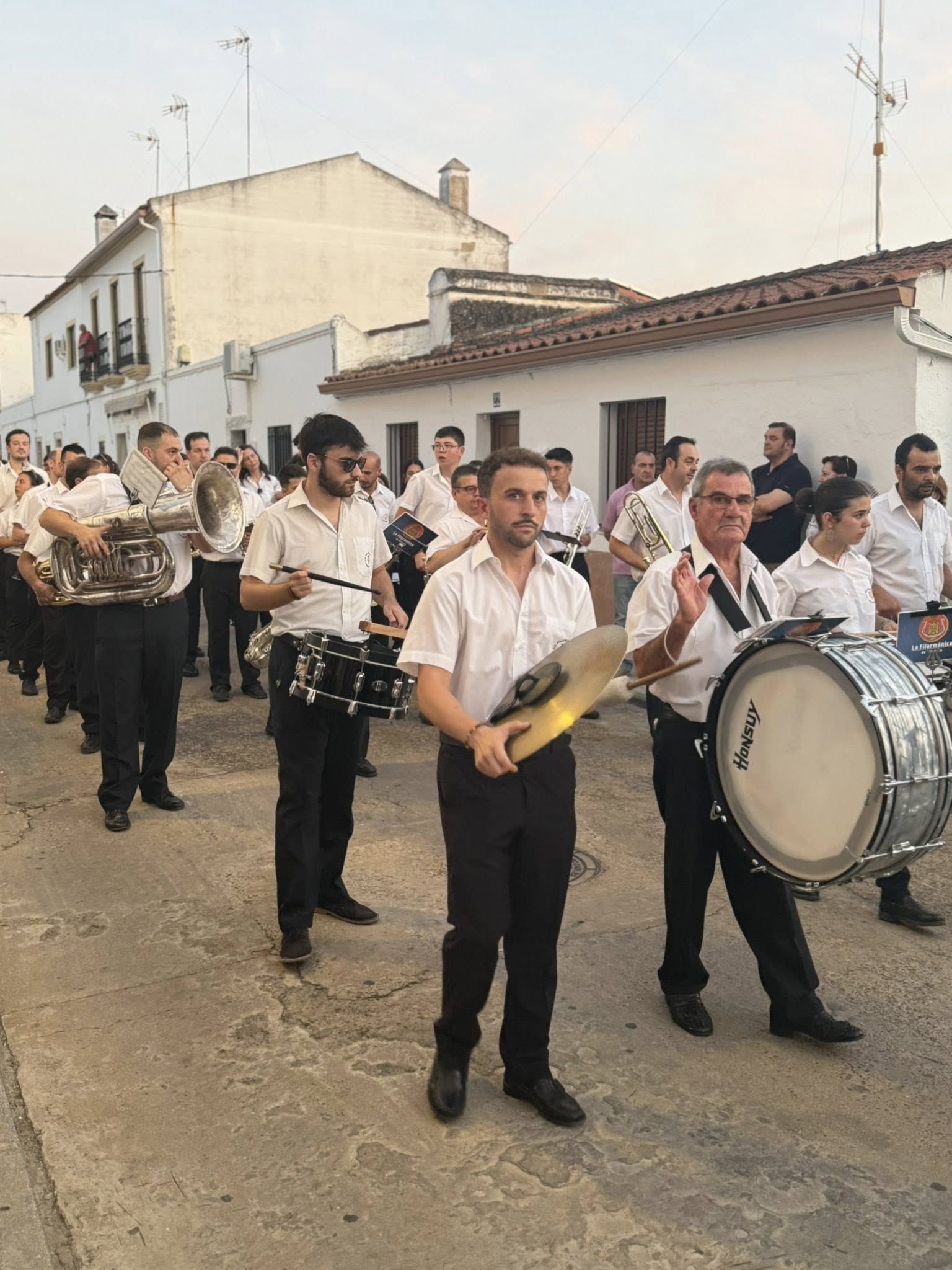 El Sagrado Corazón vuelve a procesionar por las calles de su barriada