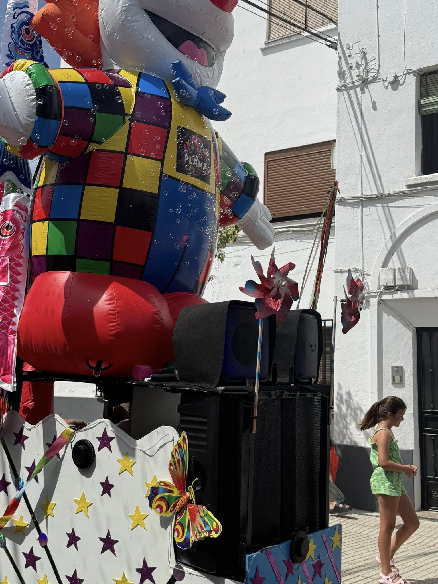 La carrera de autos locos llenó de diversión la feria de La Farrapa