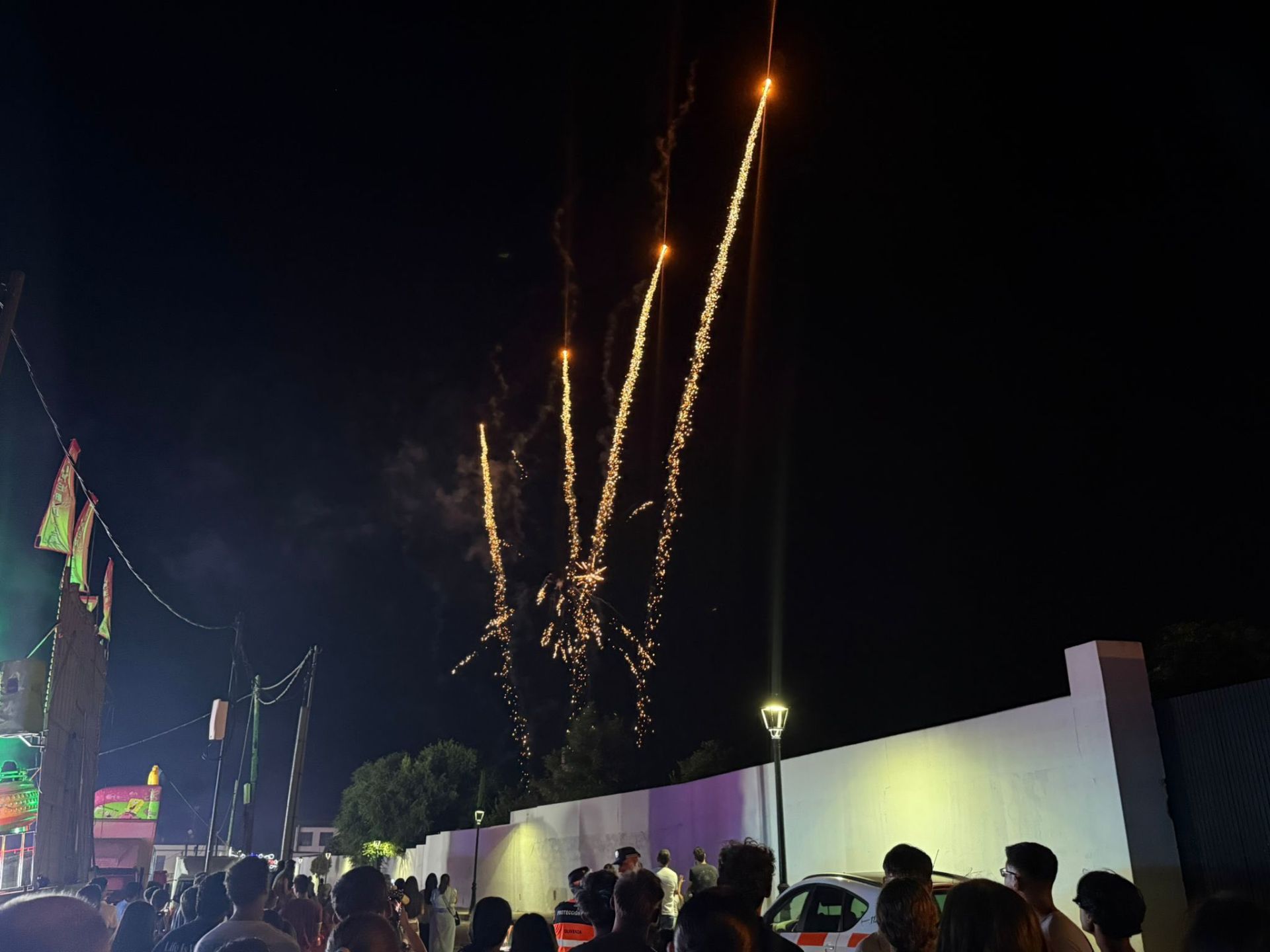 La carrera de autos locos llenó de diversión la feria de La Farrapa