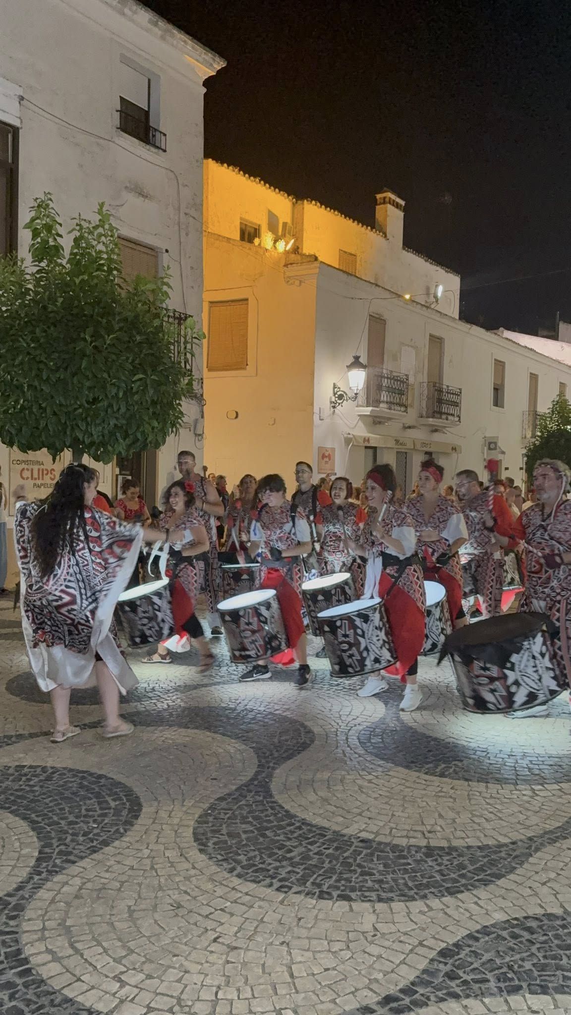 El arte en diferentes facetas fue el protagonista de una nueva edición de 'Olivenza Lúcida'