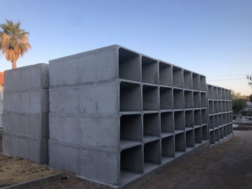 El Ayuntamiento de Olivenza instala 104 nuevos nichos en el Cementerio Municipal