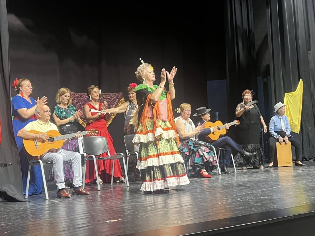 La copla brilló en Olivenza con las 'Raparigas' y la Asociación 'La Esperanza'
