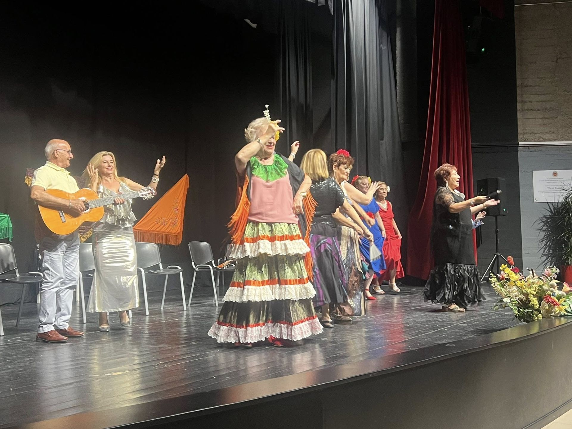La copla brilló en Olivenza con las 'Raparigas' y la Asociación 'La Esperanza'