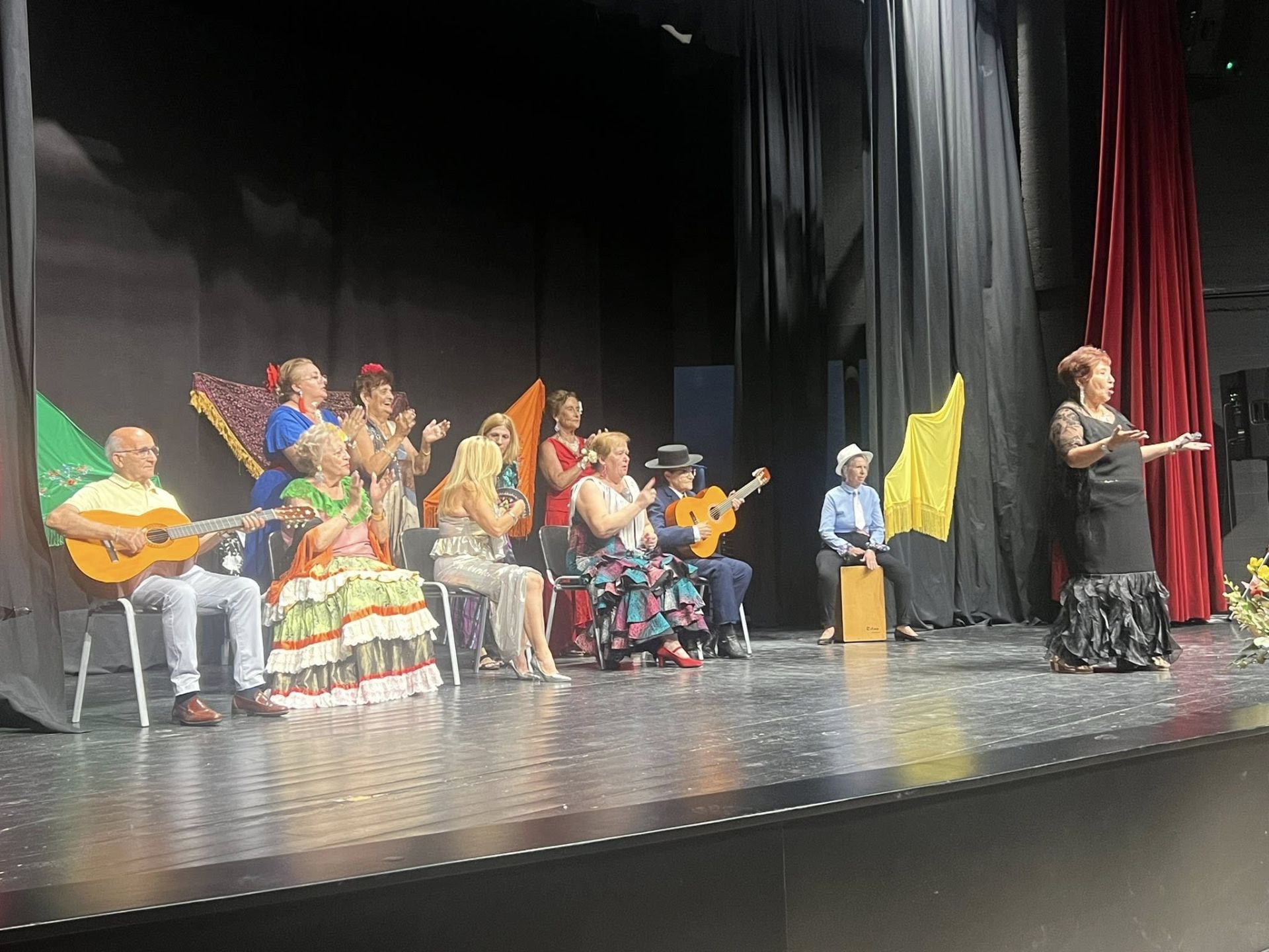 La copla brilló en Olivenza con las &#039;Raparigas&#039; y la Asociación &#039;La Esperanza&#039;