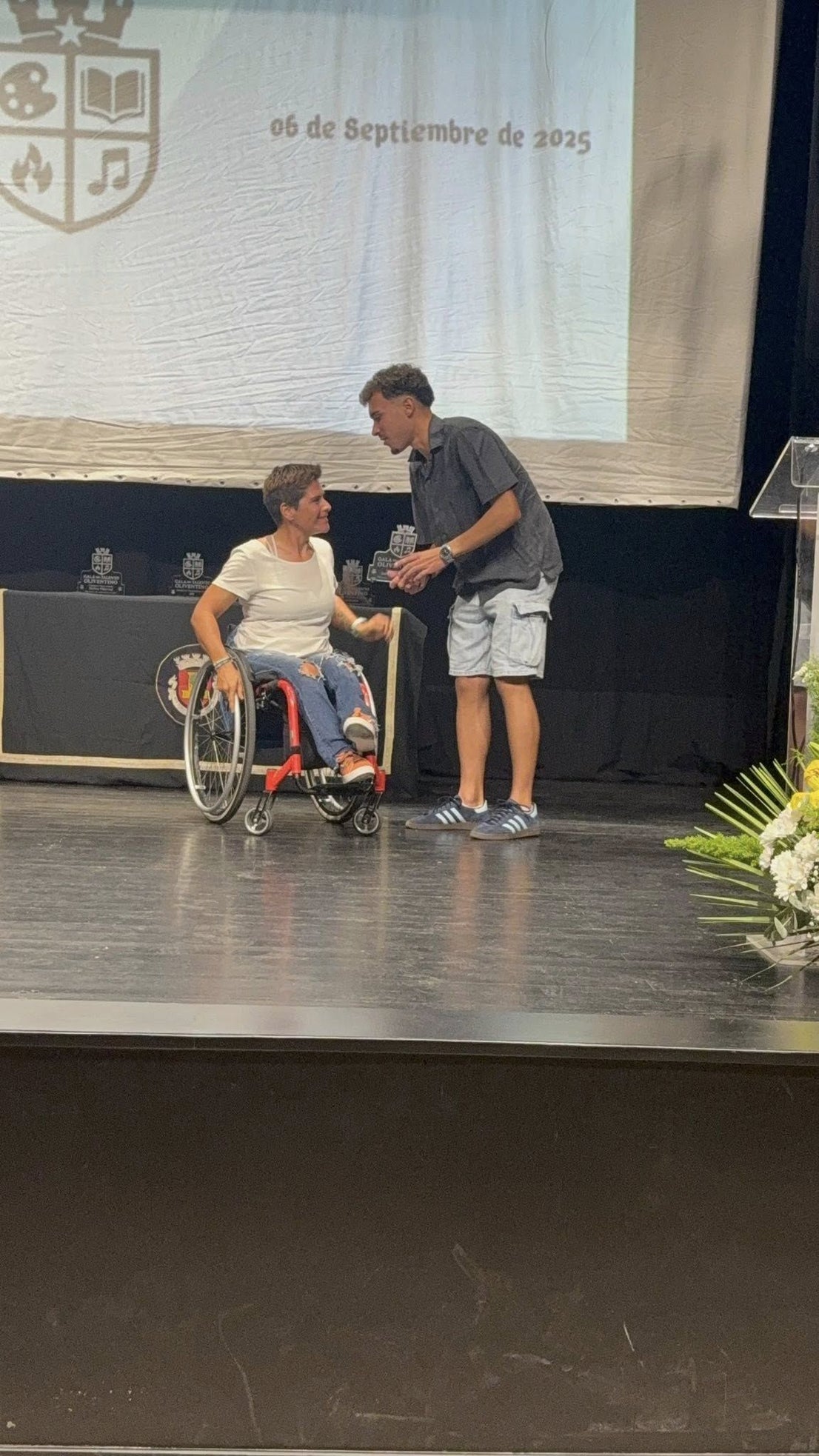Siete vecinos, un restaurante, Flaméncoli y 'La Encina' premiados en la II Gala del Talento Oliventino