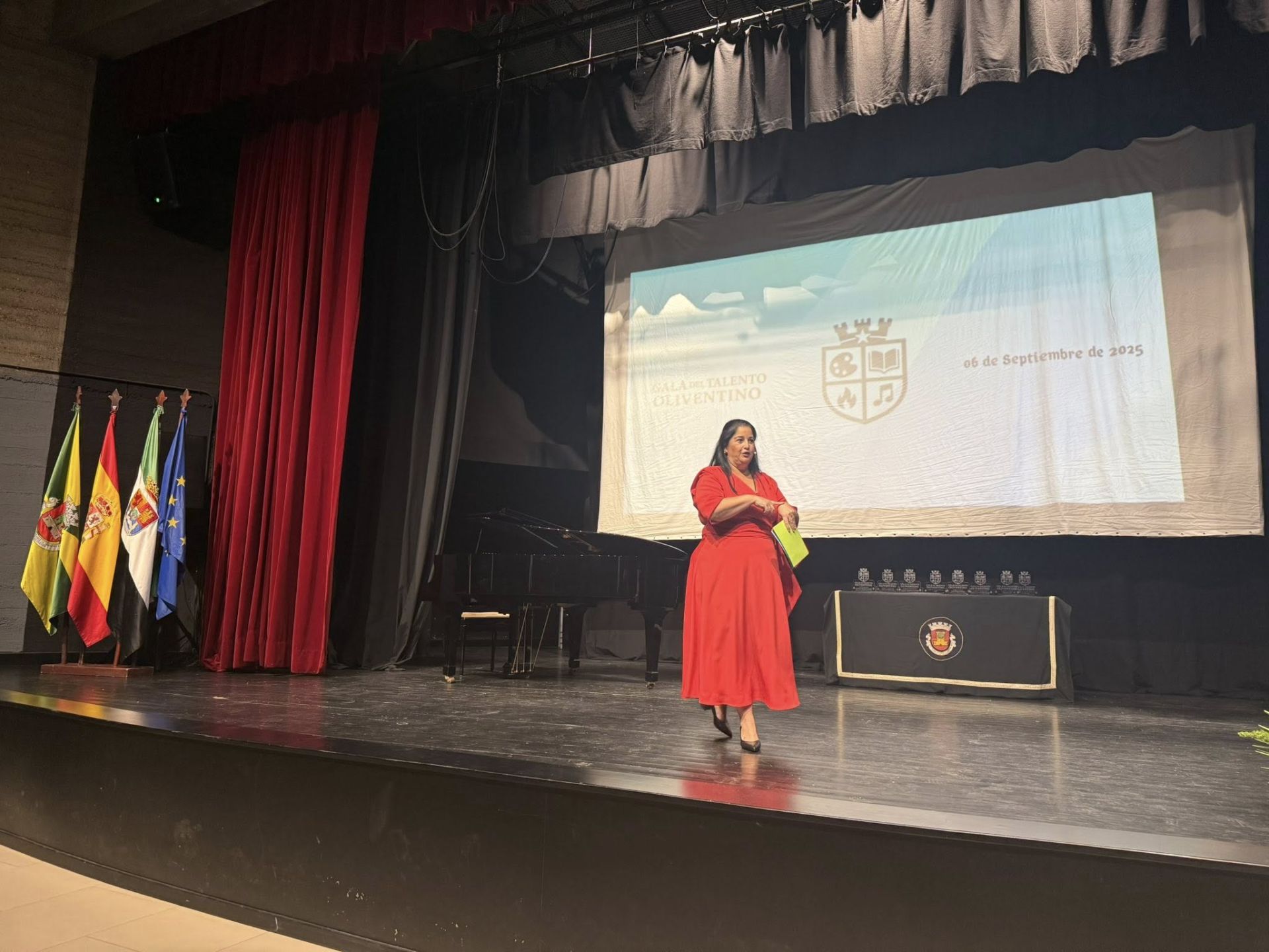 Siete vecinos, un restaurante, Flaméncoli y 'La Encina' premiados en la II Gala del Talento Oliventino