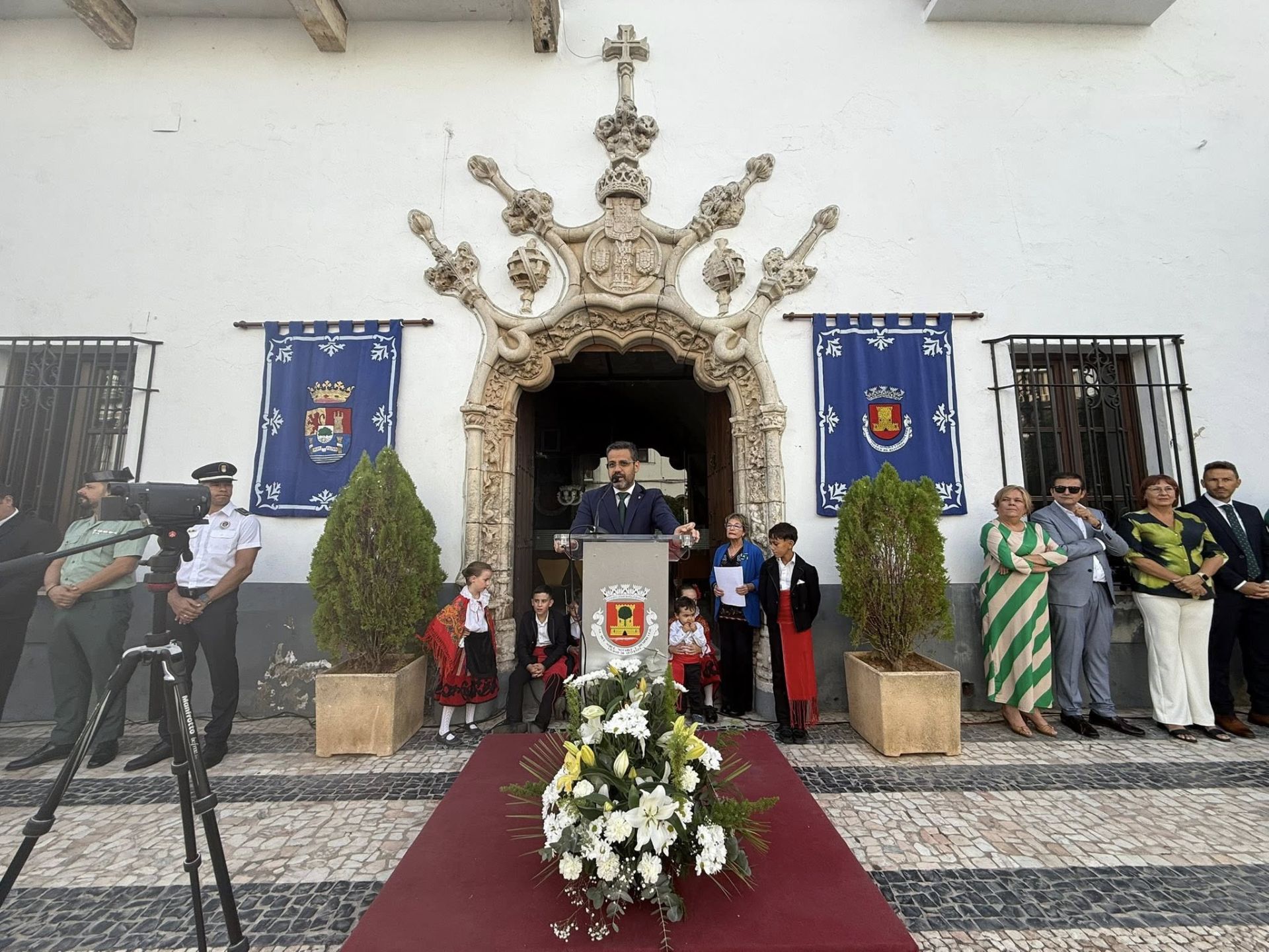La procesión de la Virgen de Guadalupe marcó el Día de Extremadura