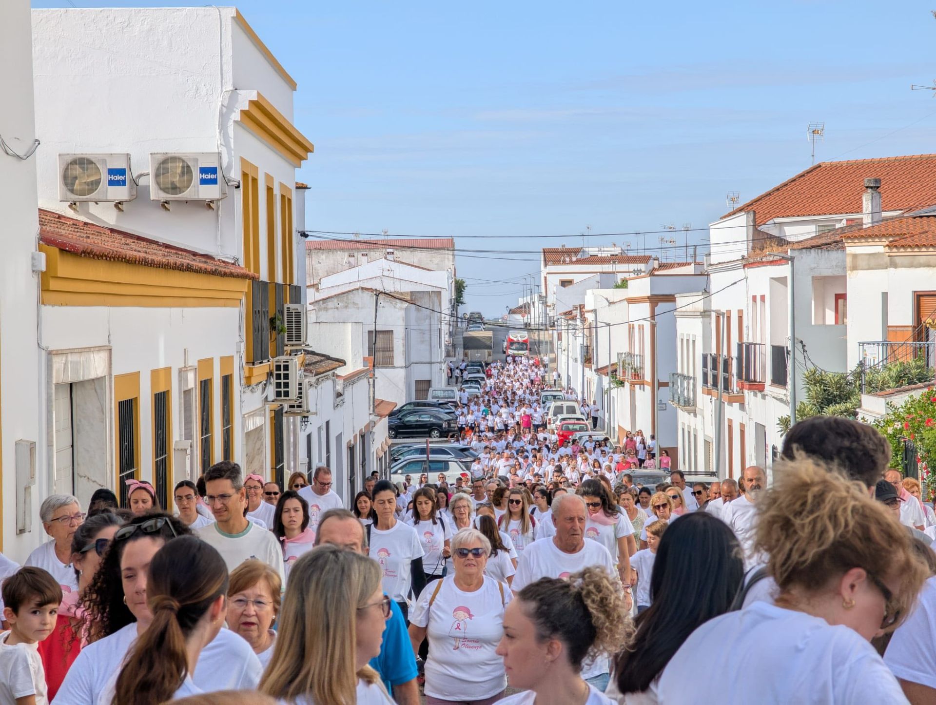 Olivenza se vuelca con &#039;Sonríe&#039; en la XI Marcha Solidaria contra el cáncer de mama